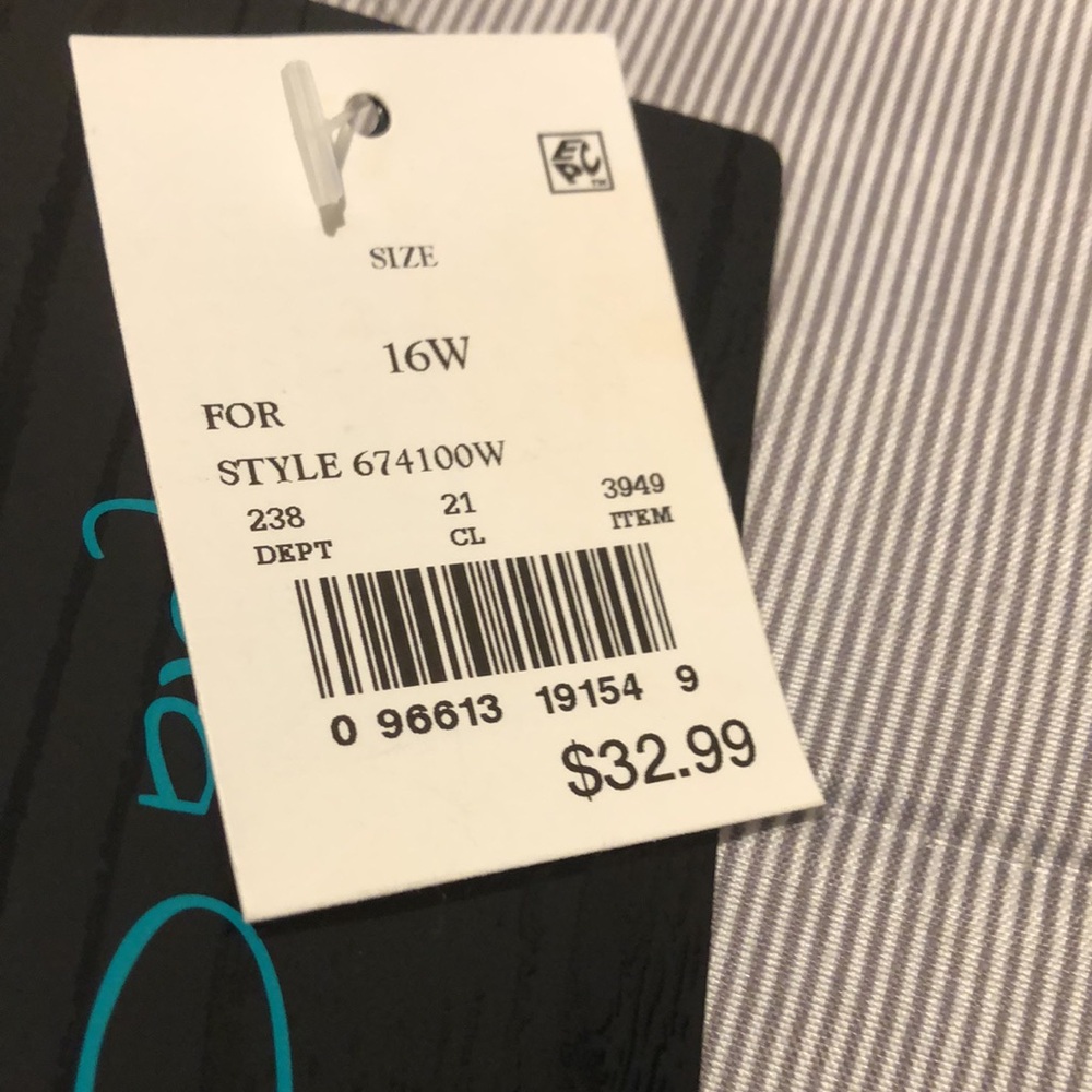 NWT Aqua Green Swimsuit Top. 16 W. - Picture 5 of 5